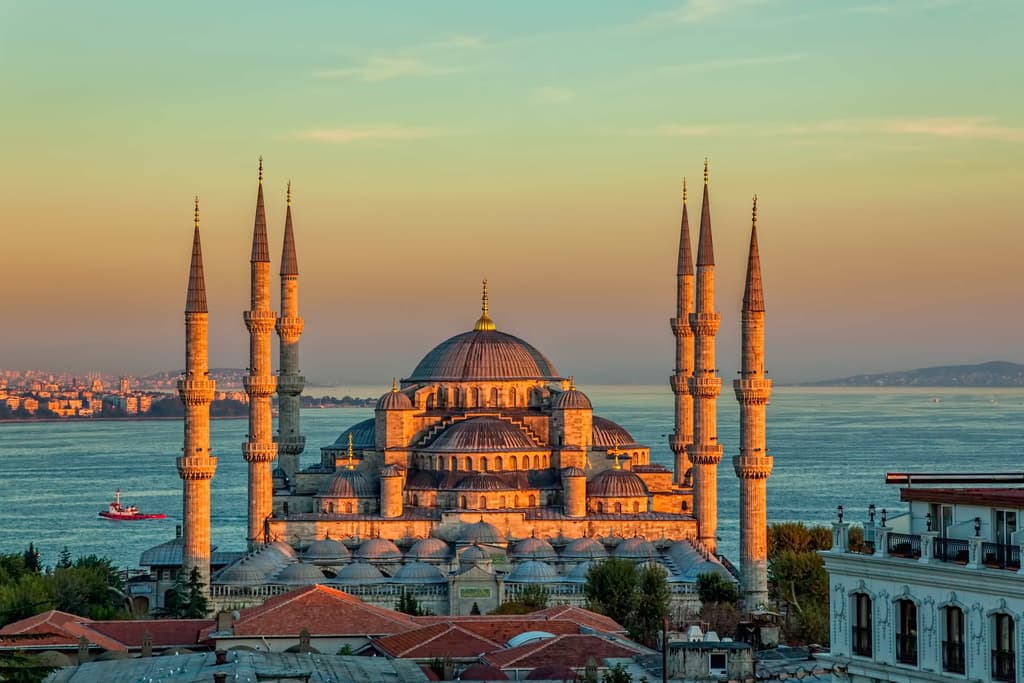 Highest temperature in Istanbul on October 13? card icon