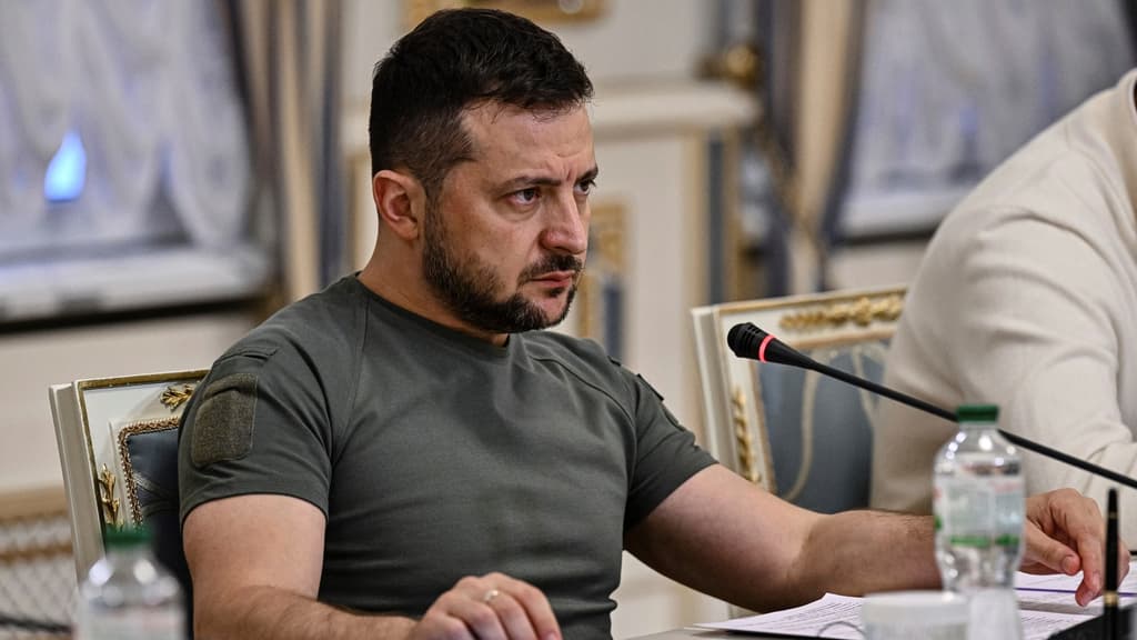 icon for Will Ukraine agree to cede territory to Russia by...?
